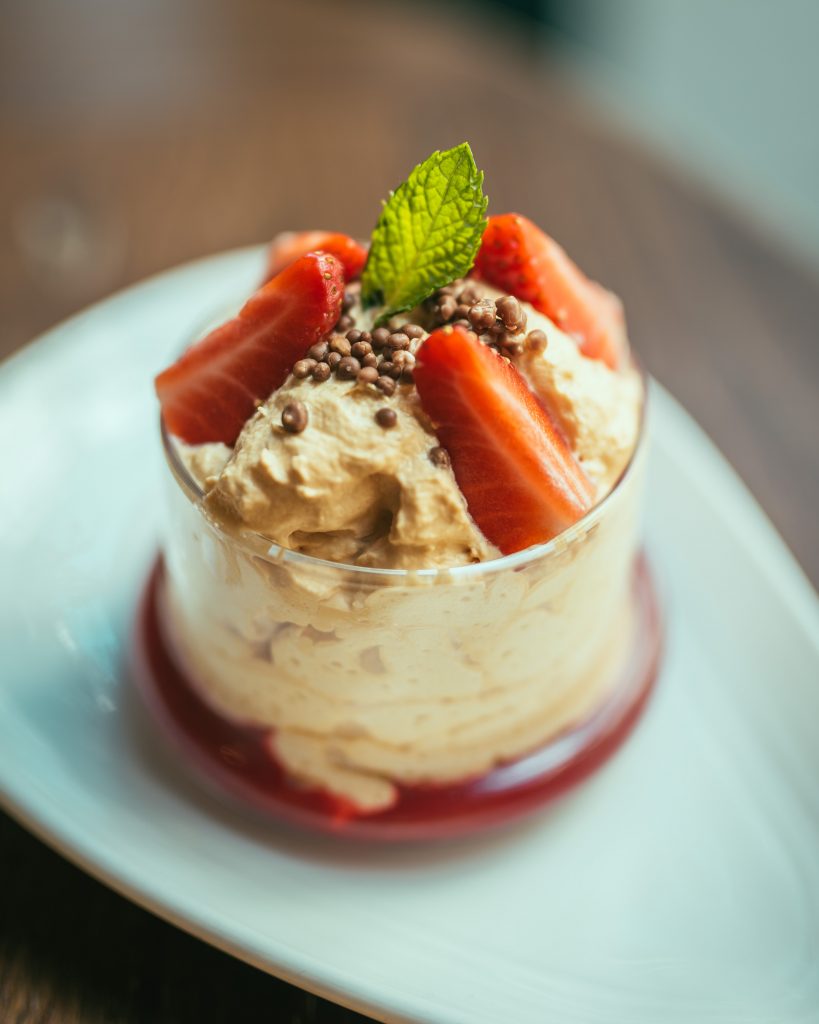 ESPUMA DE TOFE con fresas y frambuesas